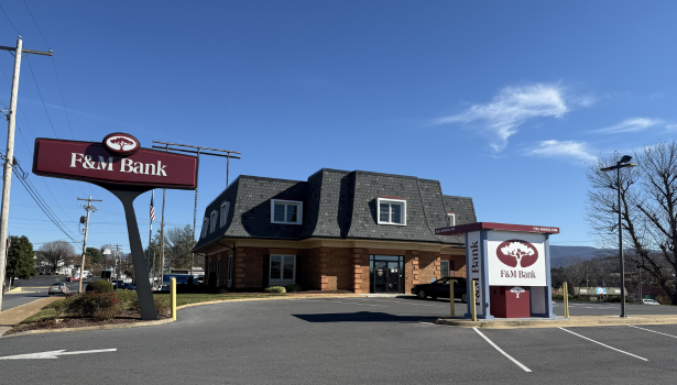 picture of the Elkton branch building
